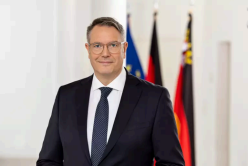 Ministerpräsident Schweitzer